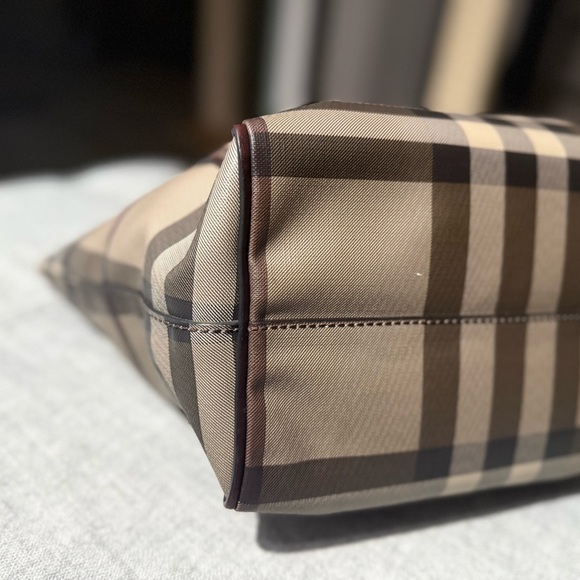 Burberry Shoulder Bag EUC - Picture 7 of 11